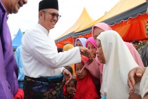 Lebaran Kedua, Bupati Bintan Silaturahmi Bersama Masyarakat Sri Kuala Lobam