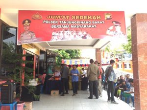 Polsek Tanjungpinang Barat Gelar Jumat Sedekah