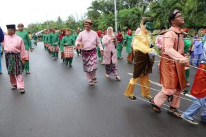 Pawai Pembukaan STQ Kepri, Bintan Bawakan Tema Mari Membaca Al-Quran