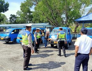 Jelang Natal dan Tahun Baru, Satlantas Polres Karimun Cek Kelengkapan Kendaraan Angkutan Umum