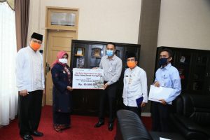 Aksi Peduli Pegawai Bank Riau Kepri Saat Pandemi COVID-19