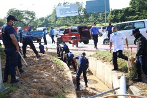 Ditpam BP Batam Lakukan Pembersihan Drainase untuk Cegah Banjir