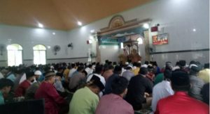 Bupati dan Wakil Bupati Anambas Sholat Id Berjamaah dengan Warga Desa Payalaman