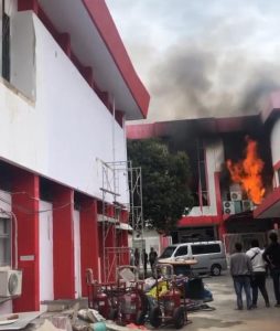 Gedung Telkom Terbakar, Warga Keluhkan Jaringan