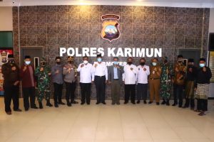 Kapolres Karimun Ajak Dua Kandidat Komitmen Bersama Menjaga Kondusifitas Karimun