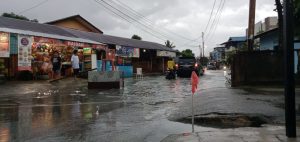 Jalan Pelipit Karimun Langganan Banjir Saat Hujan Deras