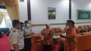 KKP Tanjungpinang Berikan  Ribuan Alat Rapid Test dan APD Kepada Kabupaten Lingga