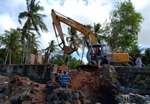 PT Timah Perbaikan Tembok Penahan Abrasi di Pantai Teluk Dalam