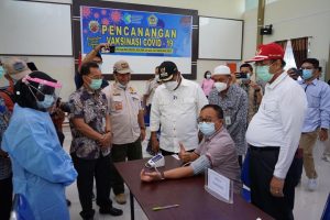 Sejumlah Forpimda Kabupaten Karimun Jalani Vaksinasi Tahap Pertama