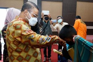 Bupati Karimun Hadiri Kegiatan Sunatan Massal dan Donor Darah