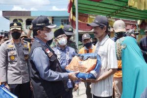 Pemkab Inhil Berikan Bantuan Langsung kepada Korban Puting Beliung