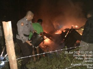 Rumah Panggung Terbakar di Cerenti, Ibu dan Anak Tewas Terpanggang