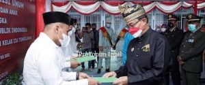 HUT RI, Bupati Inhil Serahkan Remisi Umum