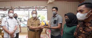 Bupati Inhil Hadiri Pelantikan PBVSI