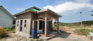 PT Timah Tbk Beri Bantuan Perangkat Shalat ke Mushola Pantai Ketam