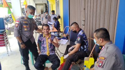 PNS dan PTT Pemkab Anambas Menjadi Sasaran Vaksinasi Polres KKA