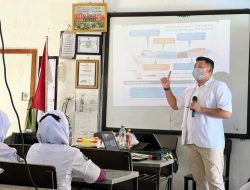 dr. Jajang Bangga Bisa Berbagi Ilmu Kepada Siswa-Siswi SMP Negeri 2 Siantan