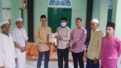 Beri Paket Sembako, Yayasan ABADI Selamat Sejahtera Juga Ajak Mualaf Buka Puasa Bersama