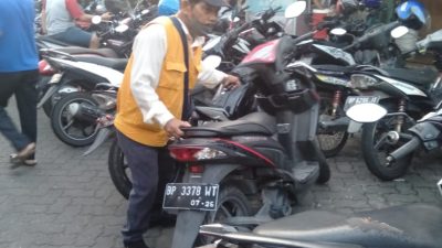 Ramadhan Membawa Berkah Juru Parkir Pasar Bintan Center