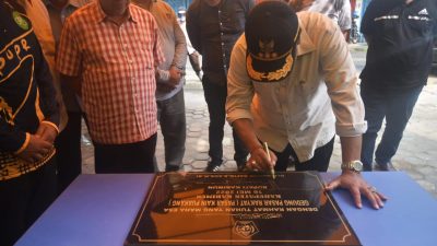 Bupati Karimun Resmikan Revitalisasi Pasar Rakyat Puakang