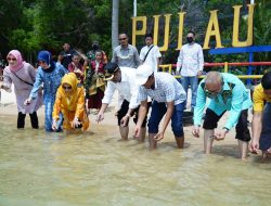Aunur Rafiq Puji Kemajuan Sektor Pariwisata di Desa Jang Saat Berkunjung ke Moro