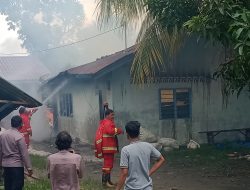 Sebuah Rumah di Karimun Ludes Terbakar