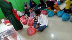 Warga Jakarta di Karimun Beri Santunan ke Anak Yatim