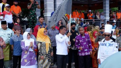 Karnaval HUT RI ke-77 Kecamatan Kuantan Tengah Resmi Dibuka Sekda Kuansing