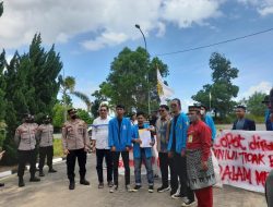 Mahasiswa Tanjungpinang Gelar Aksi Refleksi Kemerdekaan di Kantor Walikota dan DPRD