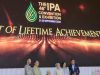 Almarhum Arifin Panigoro Terima Lifetime Achievement Award Dari IPA