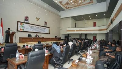Bupati Inhil Beri Tanggapan Pandangan Fraksi Terkait Ranperda Perubahan APBD 2022