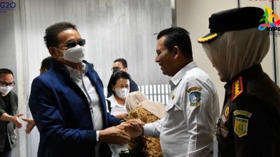 Gubernur Kepri Sambut Kedatangan Kajagung di Bandara Hang Nadim Batam