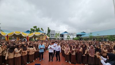Gubernur Kepri Disambut Ribuan Pelajar Saat Resmikan Bangunan Gedung DAK 2 Lantai