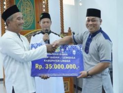 Bupati Lingga Safari Ramadhan di Masjid Nurus Shalah Daik Sepincang
