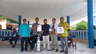 Dewan Muda Kepri Syahid Ridho Serahkan Kapal Ambulance untuk Masyarakat Pulau Terong