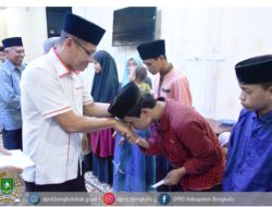 Wakil Ketua DPRD Sofyan Adakan Buka Bersama dan Santunan Anak Yatim Piatu