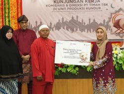 Direksi dan Komisaris PT Timah Tbk Serahkan Santunan Bagi Guru Ngaji dan Marbot