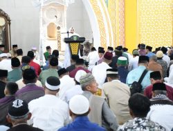 Bupati Kasmarni Shalat Ied Bersama Warga Mandau di Masjid Arafah Duri