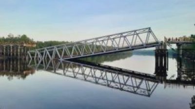 Ini Kata Bupati Asmar Soal Jembatan di Meranti Roboh