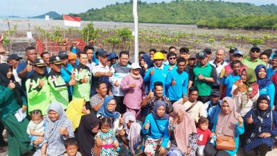 Gubernur Kepri Tanam Mangrove Bersama Masyarakat Setokok