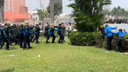 Aksi Unjuk Rasa di Kantor BP Batam Ricuh, Para Demonstran Tetap Menolak Rencana Relokasi