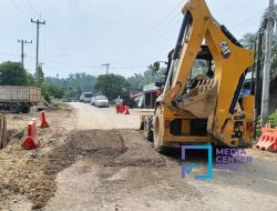 Dinas PUPR Riau Siagakan Alat Berat, Antisipasi Jalan Longsor dan Amblas saat Hujan