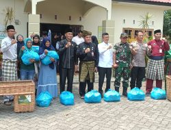 Tiga Bentuk Bantuan Masyarakat Diserahkan Pj Wali Kota Tanjungpinang