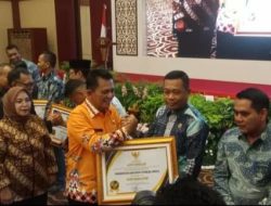 Kabupaten Lingga Terima Penghargaan Keterbukaan Informasi Publik 2023