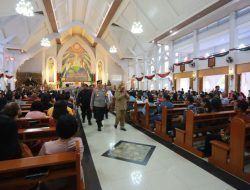 Jelang Natal 2023, Gubri Edy Nasution Tinjau Dua Gereja di Pekanbaru