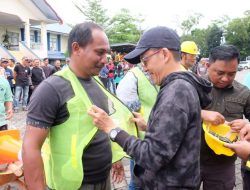 Guna Mendukung Kegiatan Padat Karya KSM, Pj Wali Kota Serahkan Peralatan Sarpras