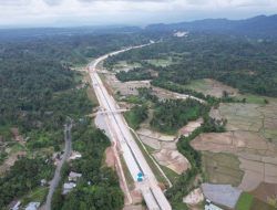 PT Hutama Karya Targetkan Jalan Tol Trans Sumatera di Riau dan Sumbar Terhubung 2024