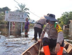 Kapolres Rohil Cek 21 Lokasi TPS yang Terendam Banjir