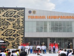 Usai Resmikan Dua Terminal, Jokowi Ajak Masyarakat Gunakan Transportasi