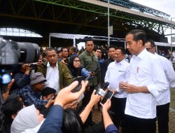 Jokowi Tunjuk Tito Karnavian Jadi Plt Gantikan Mahfud MD